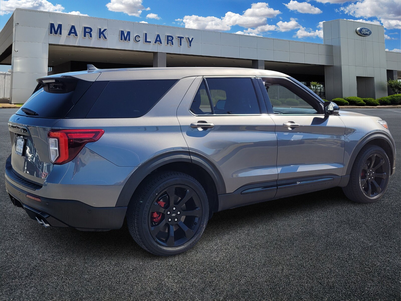 2022 Ford Explorer ST photo 3