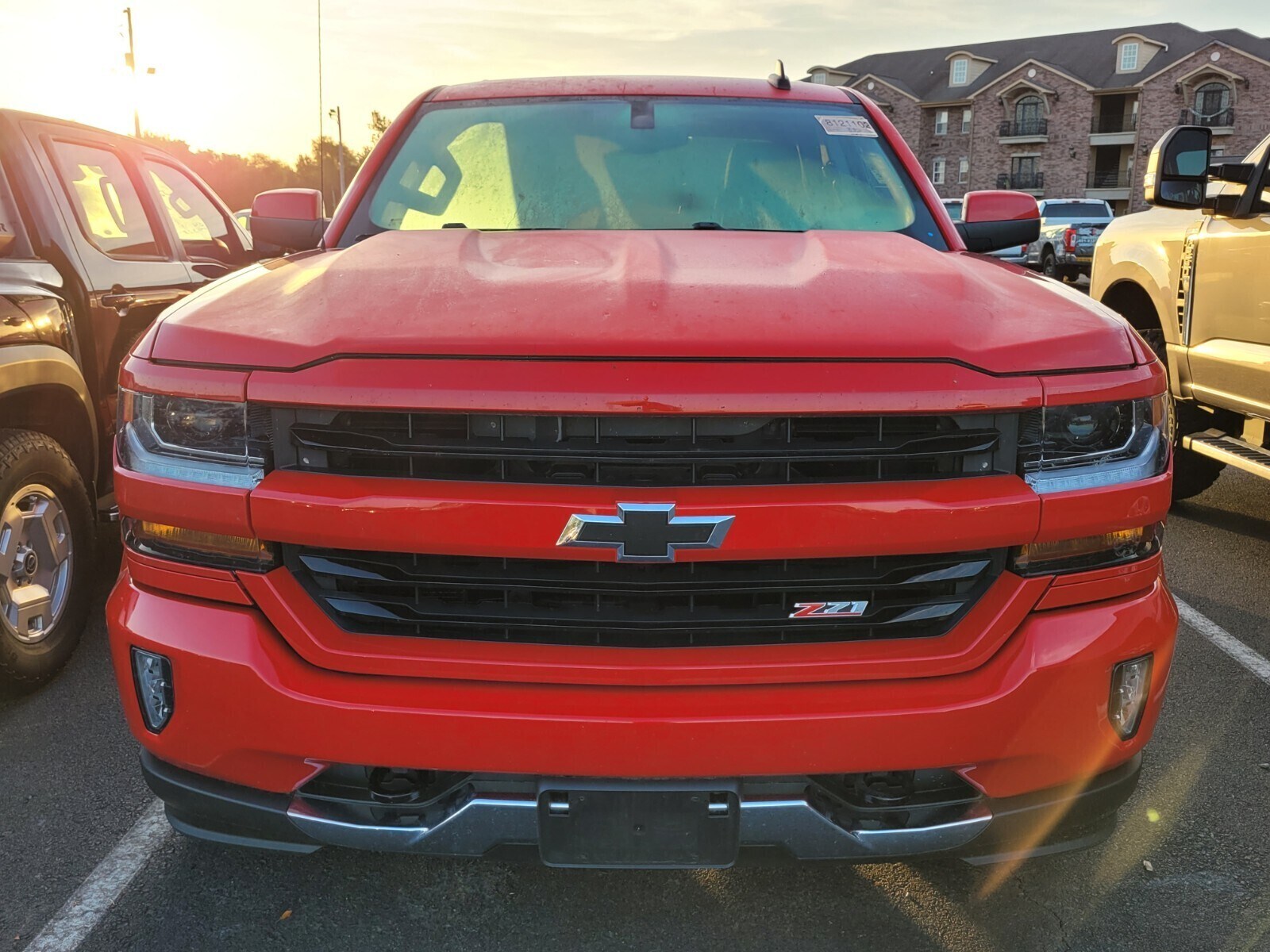 2017 Chevrolet Silverado 1500 LT photo 2
