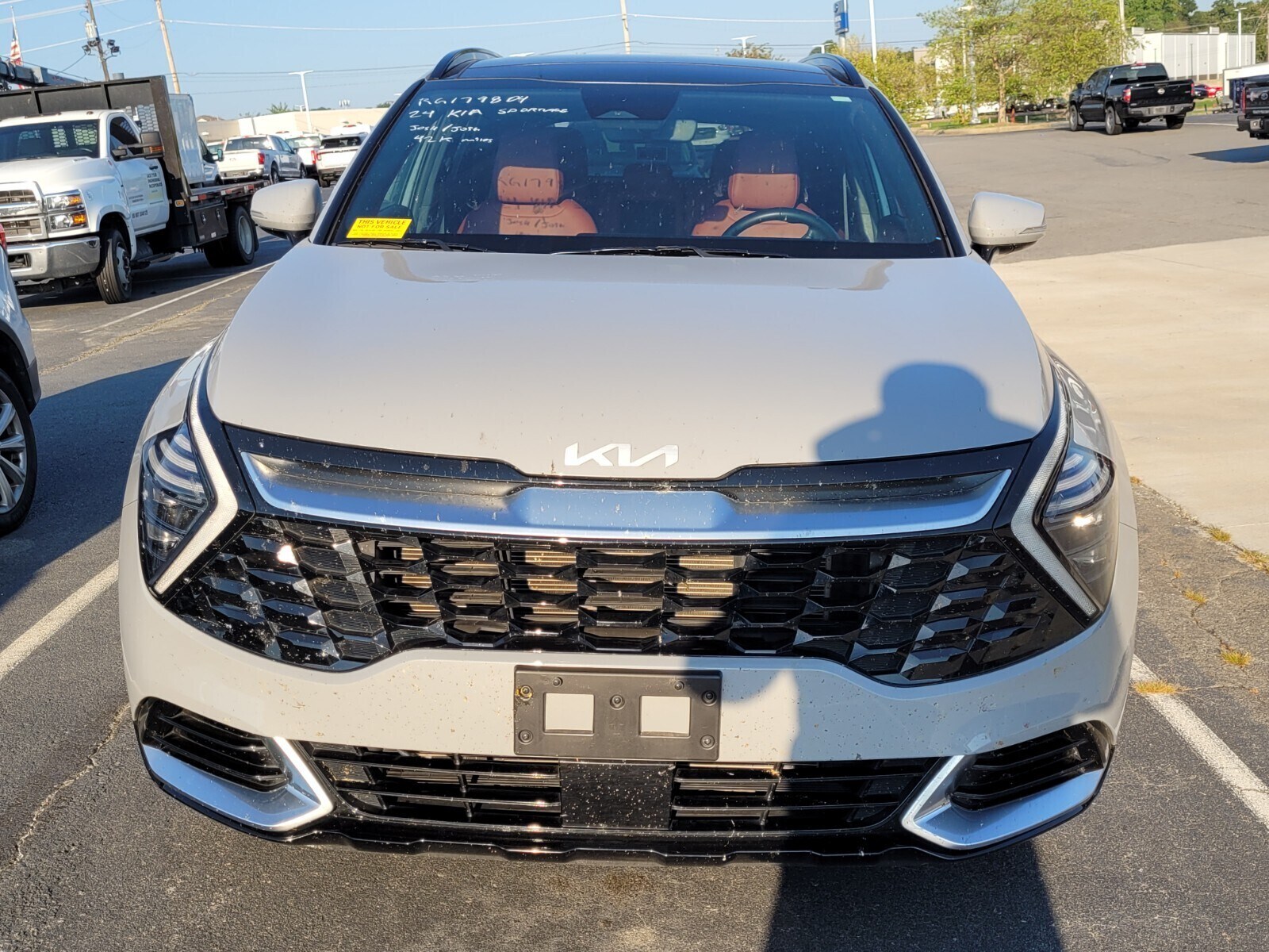 2024 Kia Sportage SX photo 2
