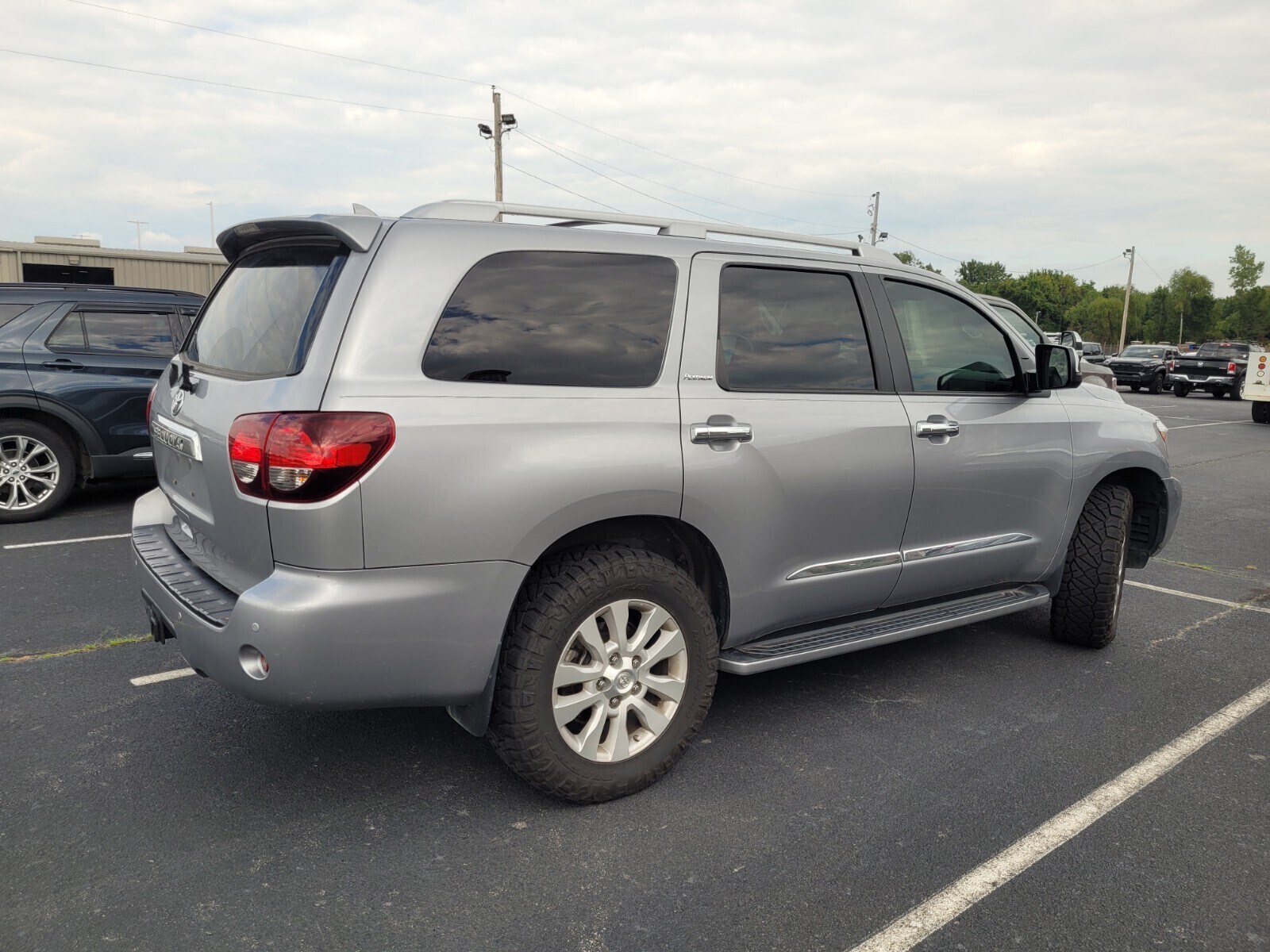2018 Toyota Sequoia Platinum photo 3