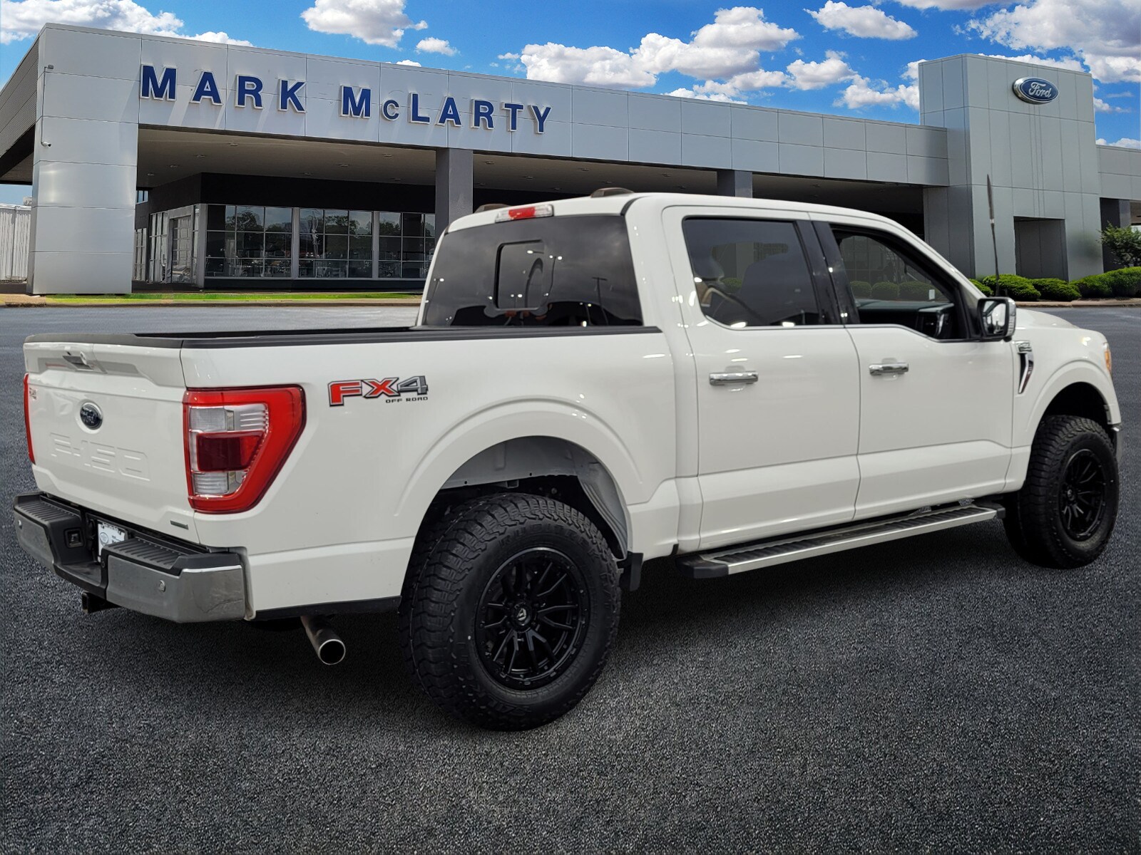 2023 Ford F-150 Lariat photo 2