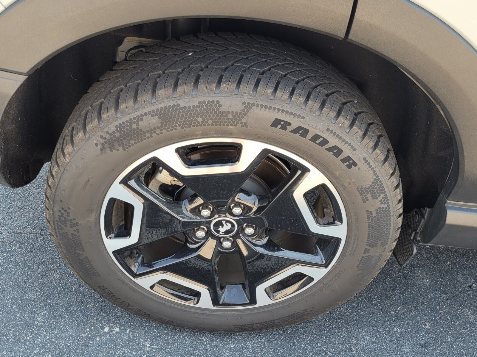 2023 Ford Bronco Sport Outer Banks photo 3