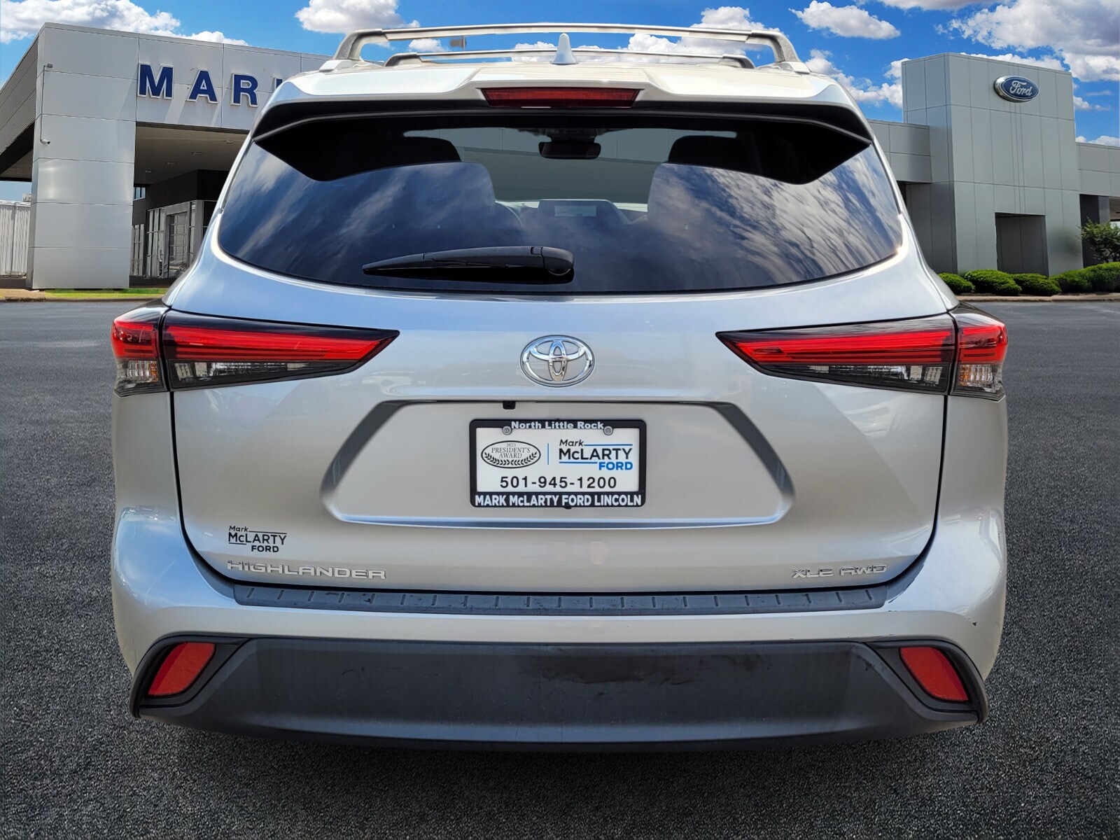 2023 Toyota Highlander XLE photo 4