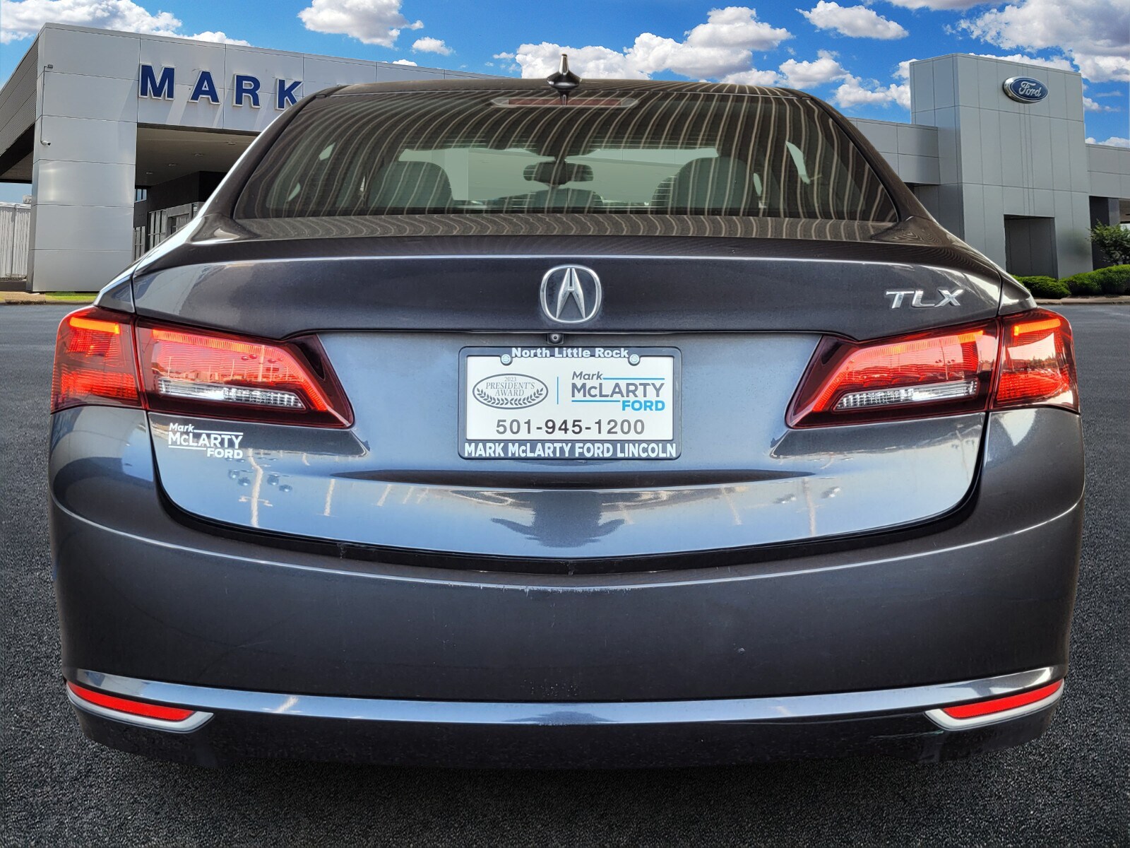 2015 Acura TLX photo 4