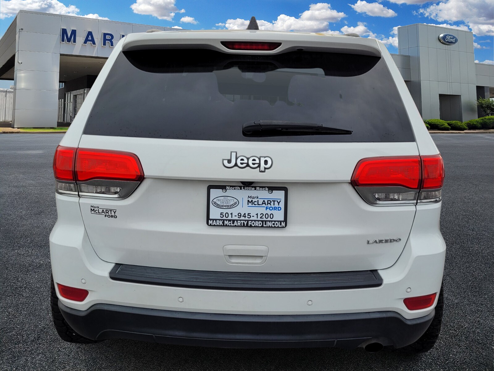 2018 Jeep Grand Cherokee Laredo photo 2