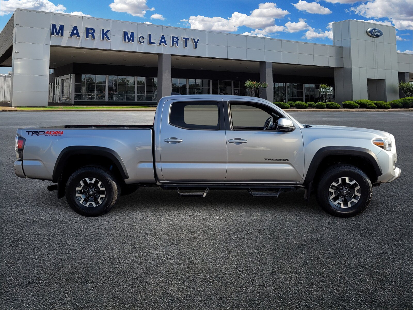 2020 Toyota Tacoma TRD Off-Road V6 photo 2