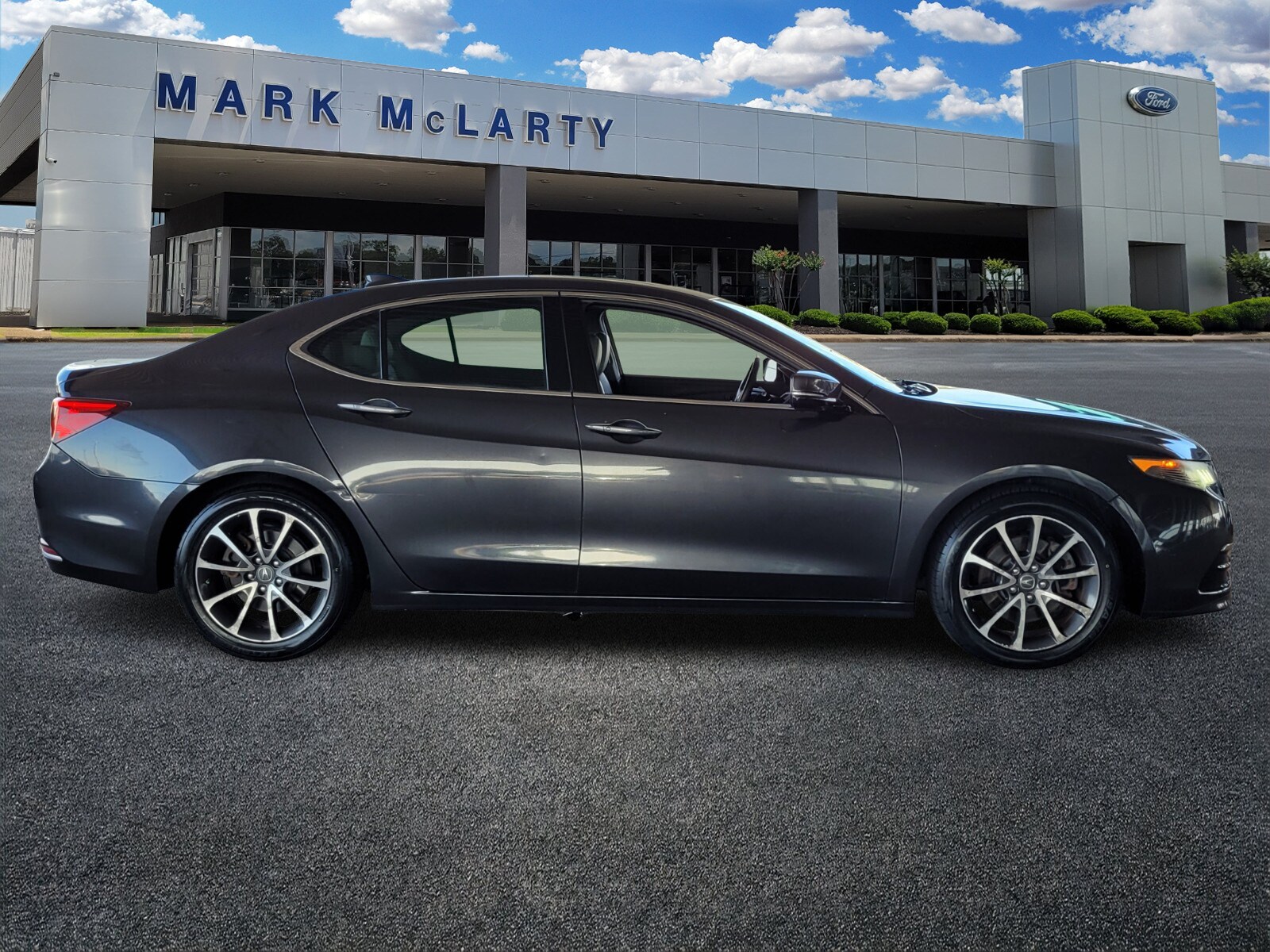 2015 Acura TLX photo 2