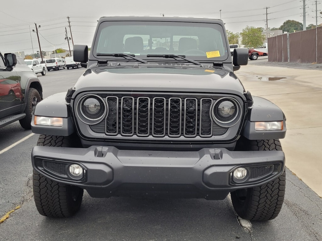 Used 2025 Jeep Gladiator Sport Truck Crew Cab