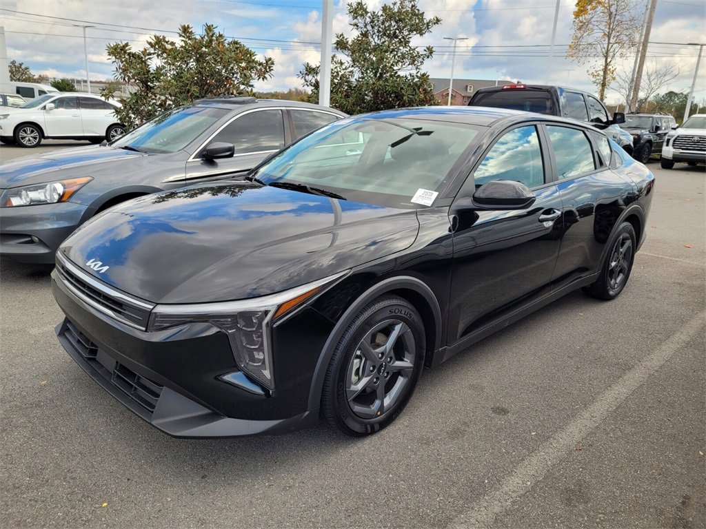 2025 Kia K4 LXS photo 2
