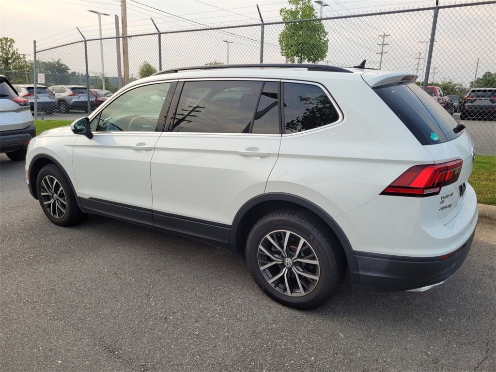 2019 Volkswagen Tiguan SE R-Line photo 3
