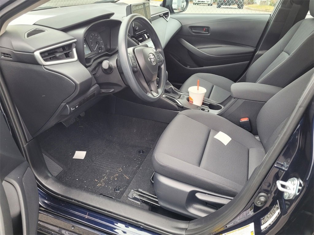 2025 Toyota Corolla LE photo 3