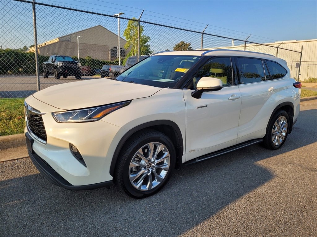 2020 Toyota Highlander Hybrid Limited photo 2