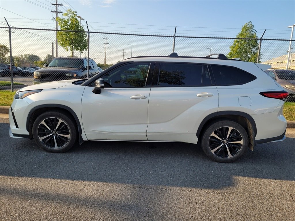 2021 Toyota Highlander XSE photo 3