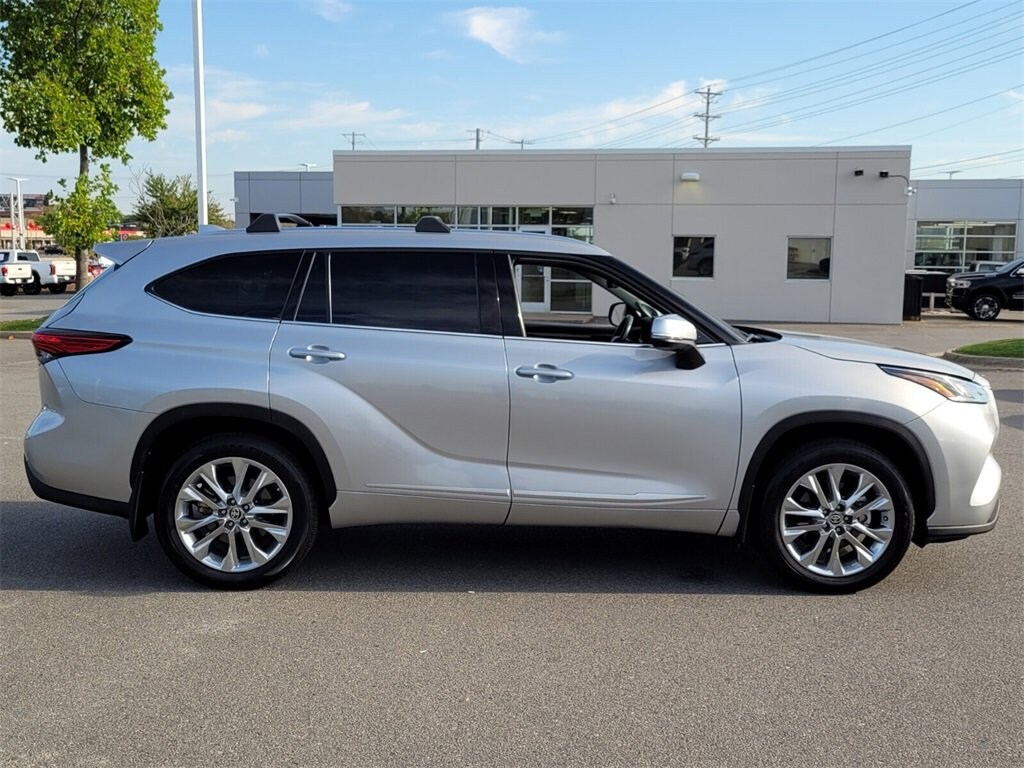 Used 2023 Toyota Highlander Hybrid Limited SUV