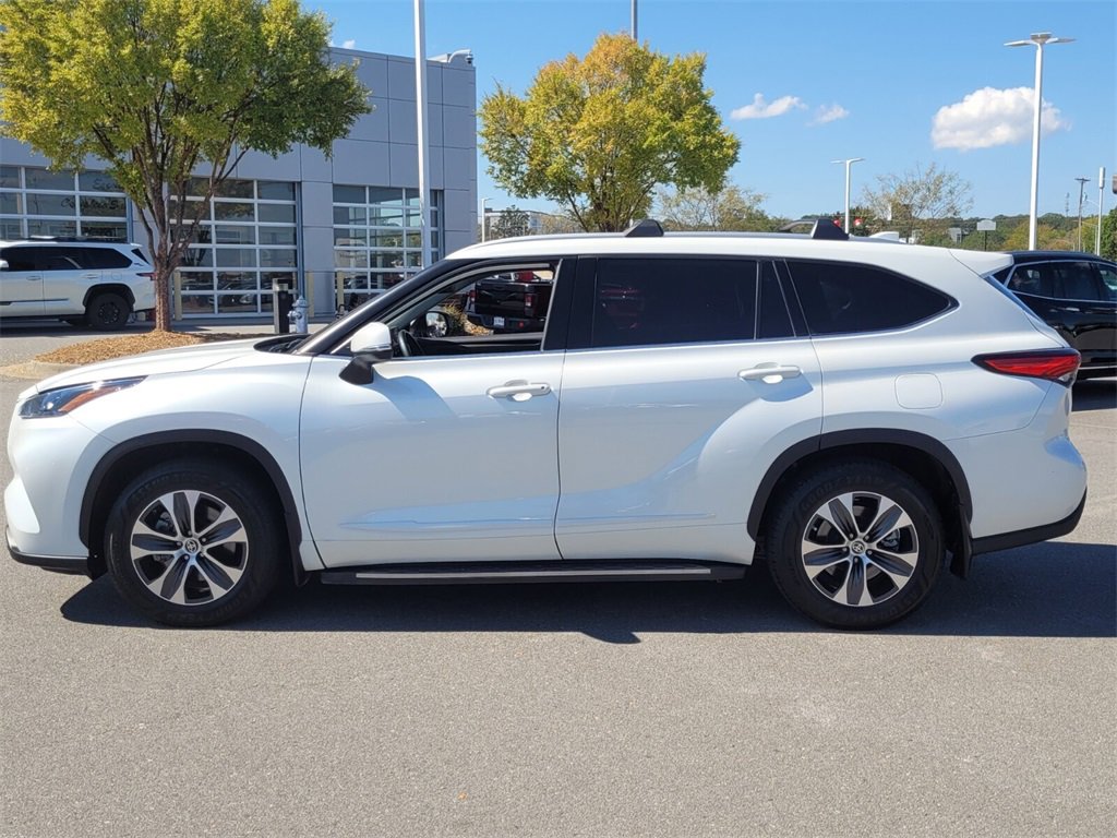 2022 Toyota Highlander XLE photo 4
