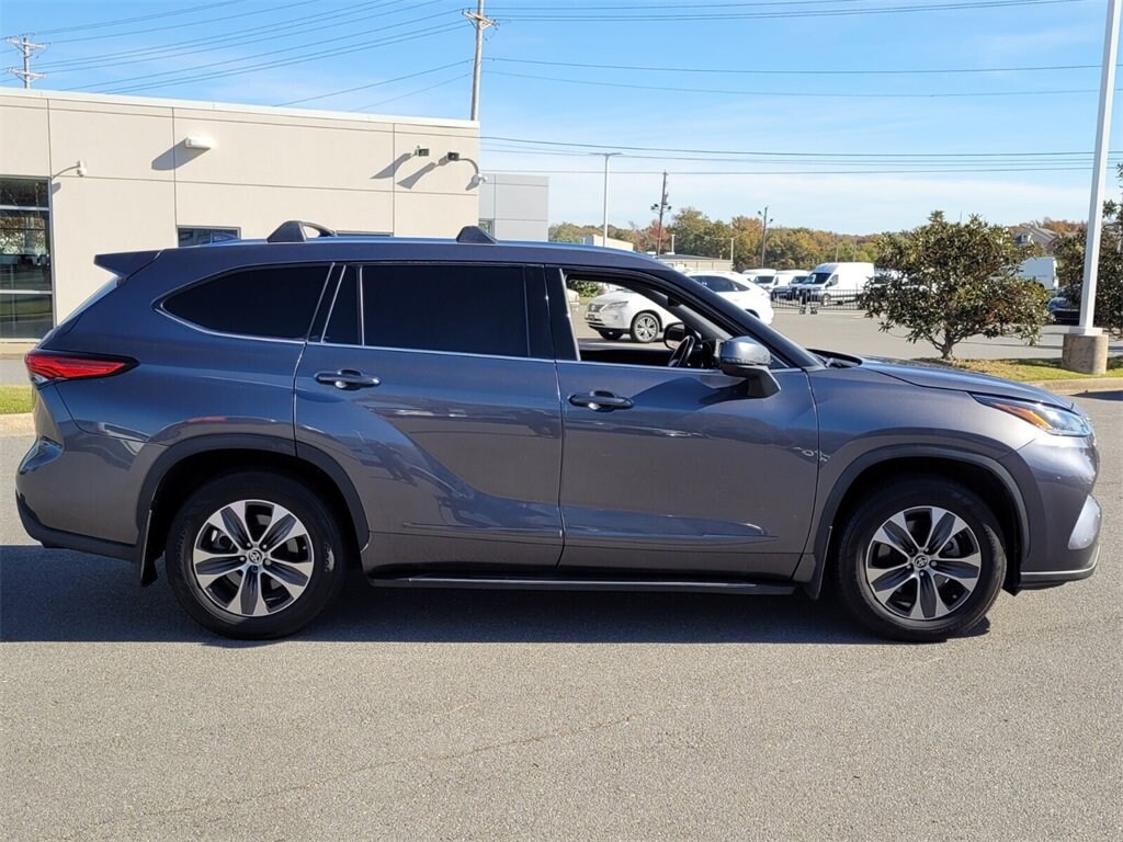Used 2021 Toyota Highlander XLE SUV