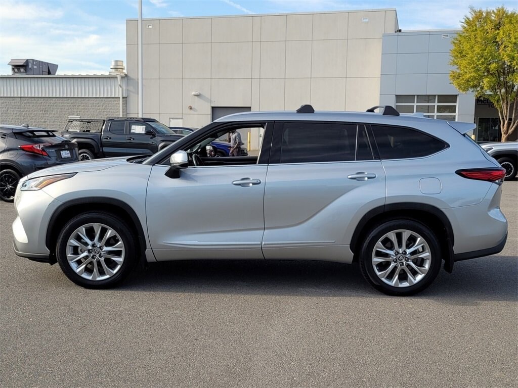 Used 2023 Toyota Highlander Hybrid Limited SUV
