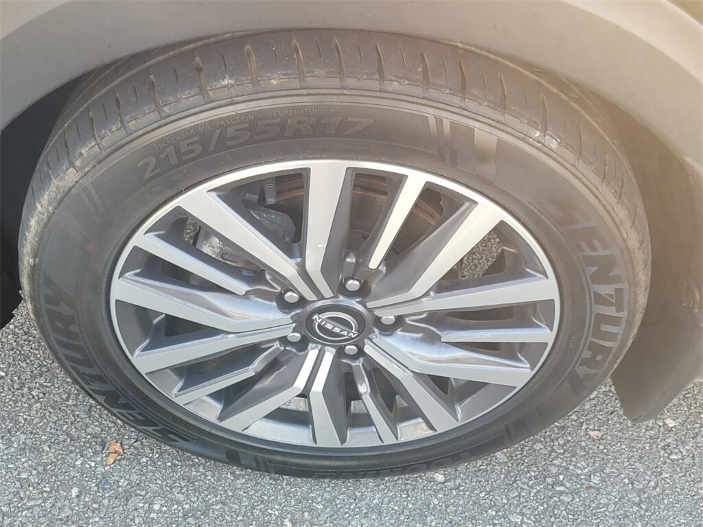 Used 2023 Nissan Kicks SV SUV