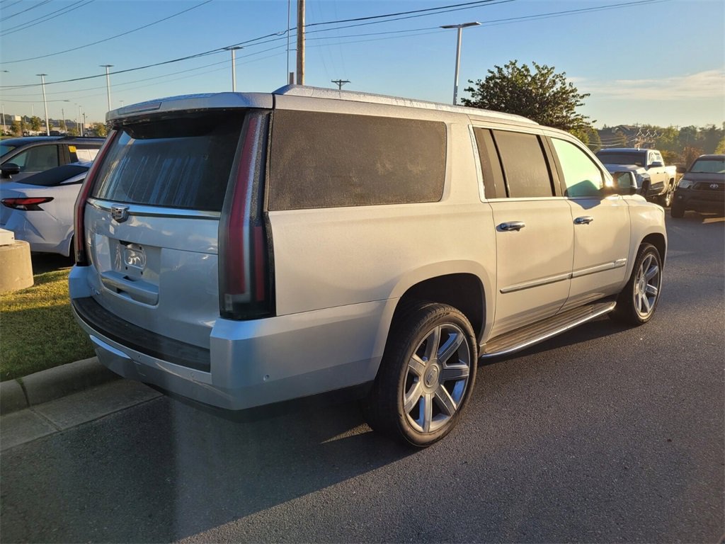 2019 Cadillac Escalade ESV Luxury photo 2
