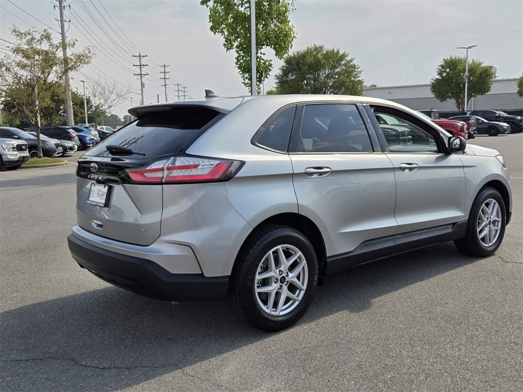 Used 2024 Ford Edge SE SUV