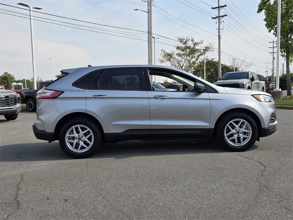 Used 2024 Ford Edge SE SUV