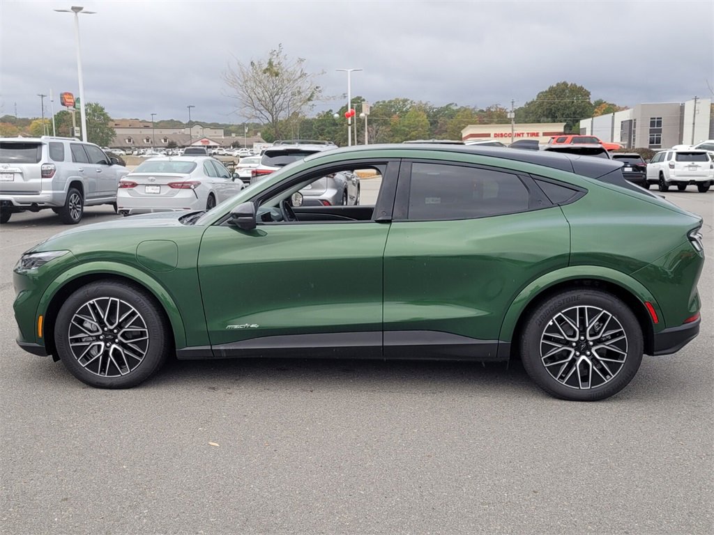 2025 Ford Mustang Mach-E Premium photo 4