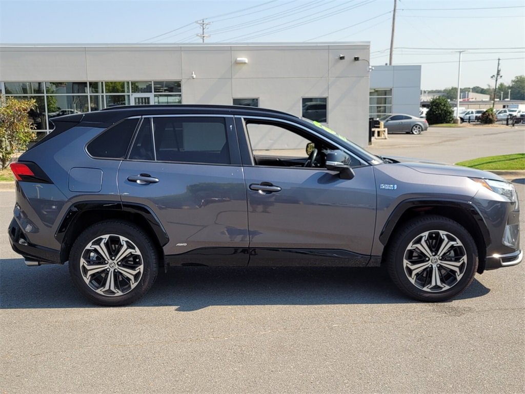 2022 Toyota RAV4 Prime XSE Premium photo 2