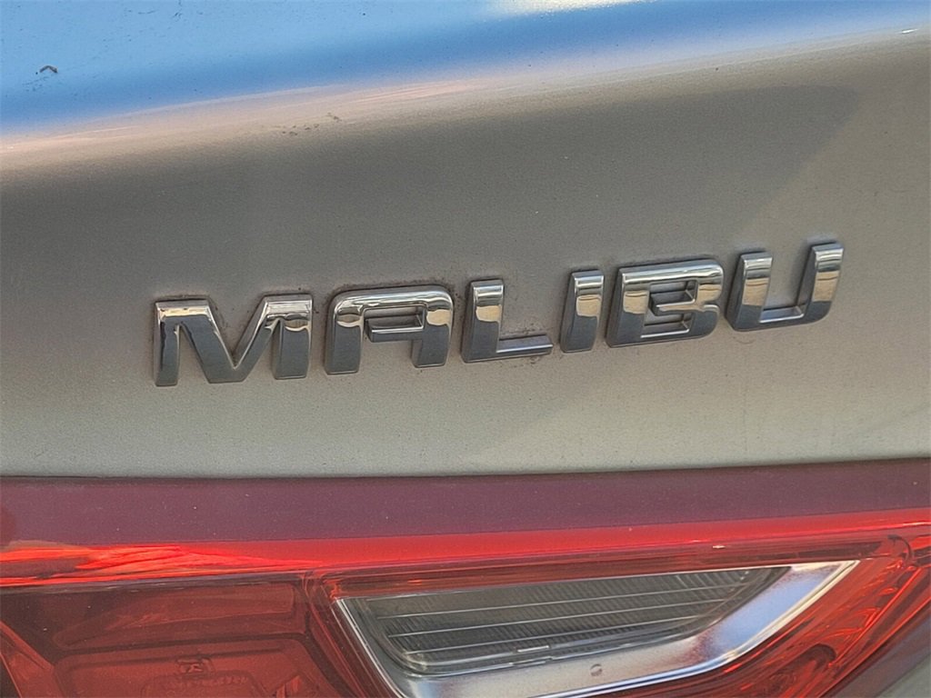 2018 Chevrolet Malibu LS 1LT photo 4