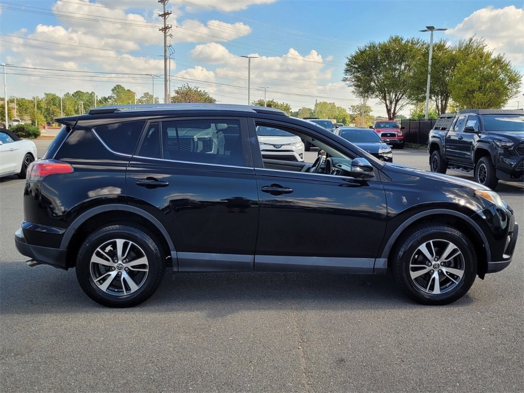 2017 Toyota RAV4 XLE photo 2