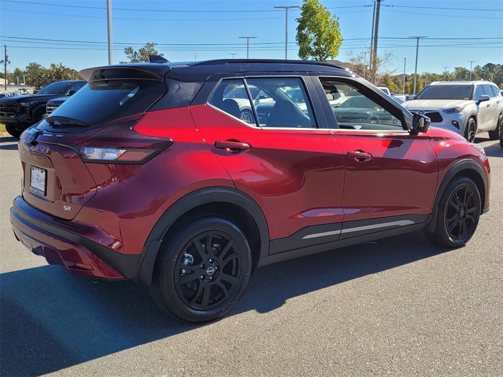 2024 Nissan Kicks SR photo 3