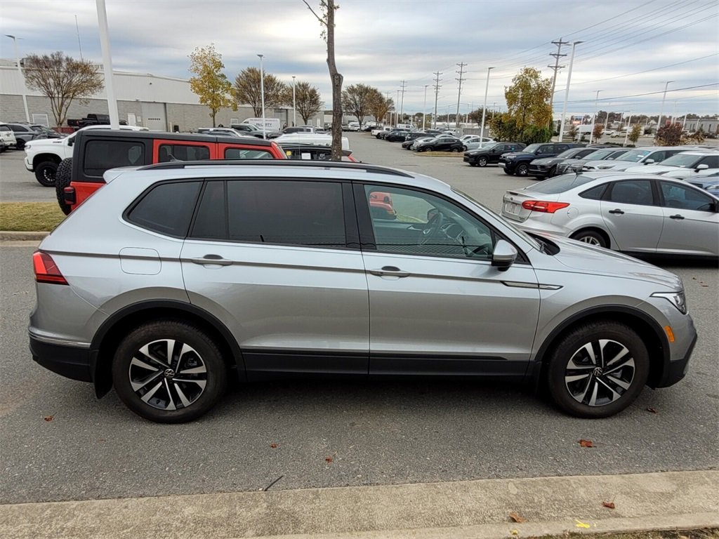 2024 Volkswagen Tiguan S photo 2