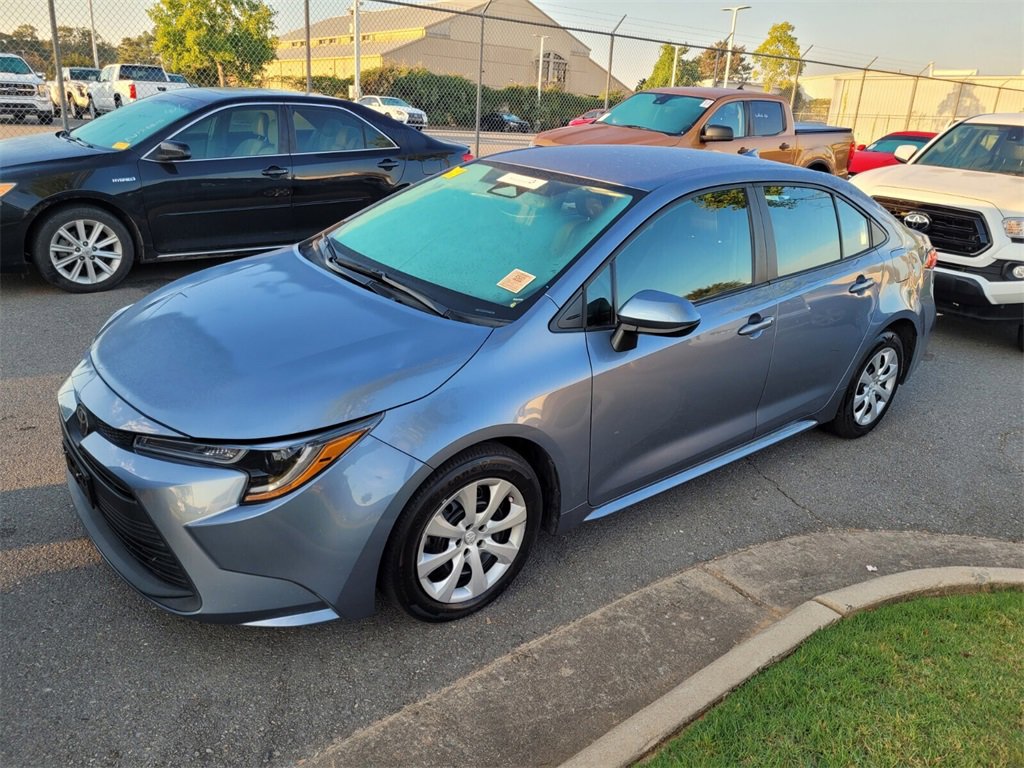 2023 Toyota Corolla LE photo 2
