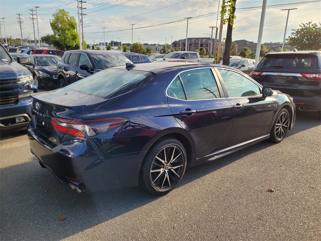 2021 Toyota Camry SE photo 2