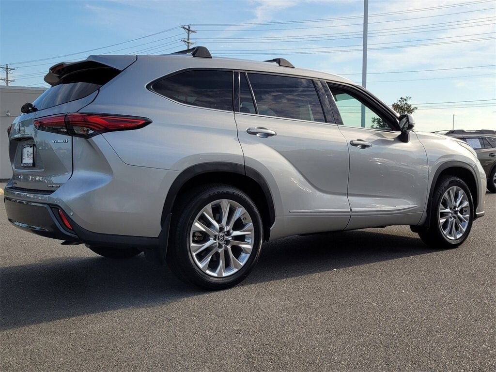 Used 2023 Toyota Highlander Hybrid Limited SUV