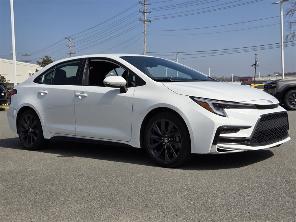 Used 2025 Toyota Corolla SE Sedan