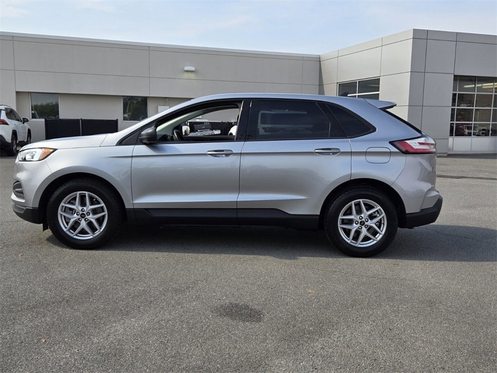 Used 2024 Ford Edge SE SUV