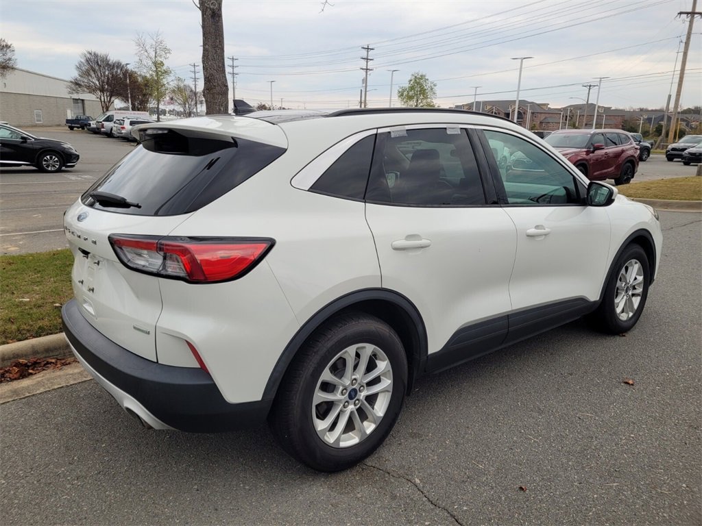 2020 Ford Escape SE photo 3
