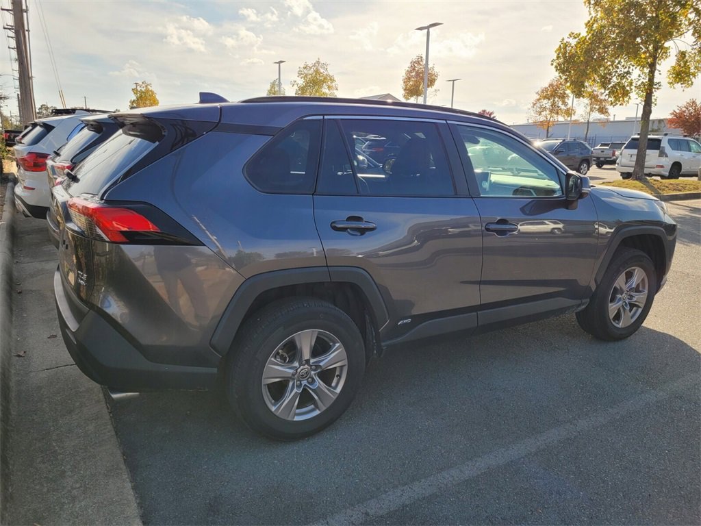 2025 Toyota RAV4 Hybrid XLE photo 2