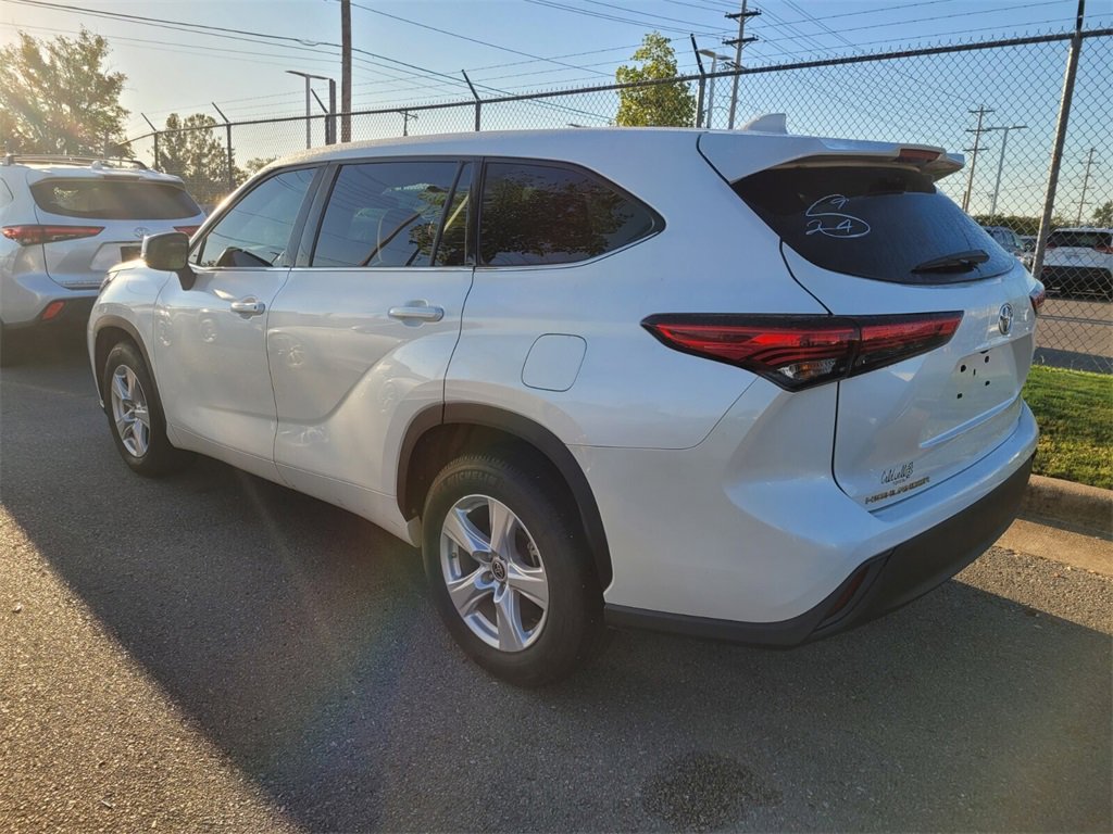 2020 Toyota Highlander L photo 3