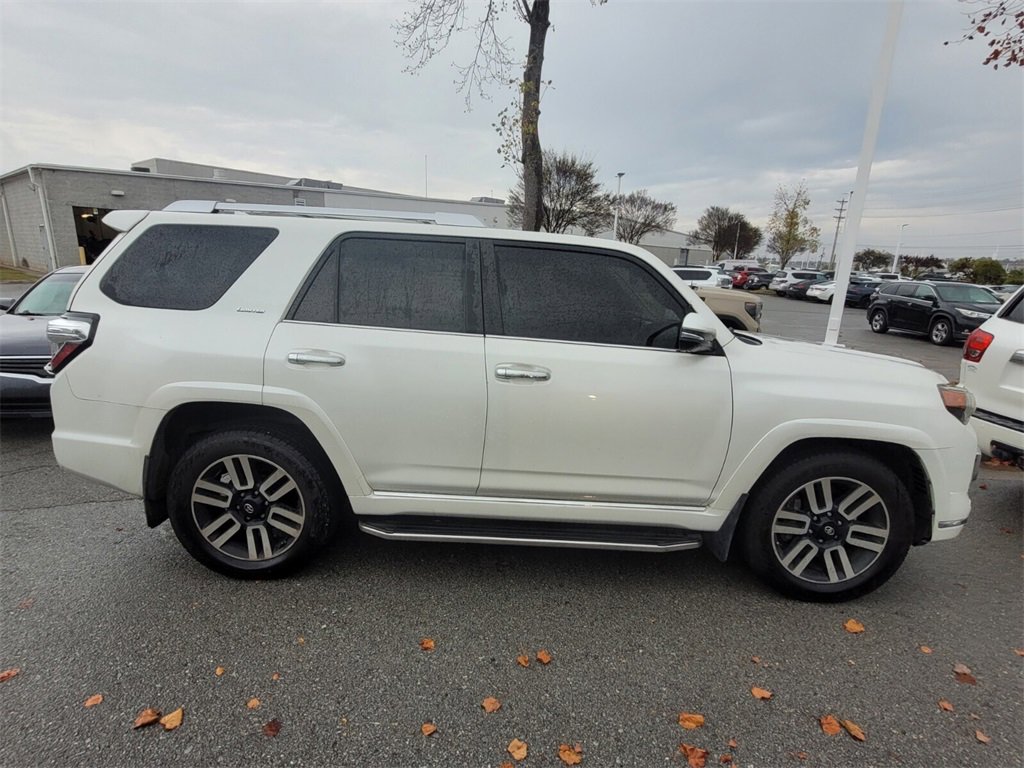 2020 Toyota 4Runner SR5 Premium photo 2