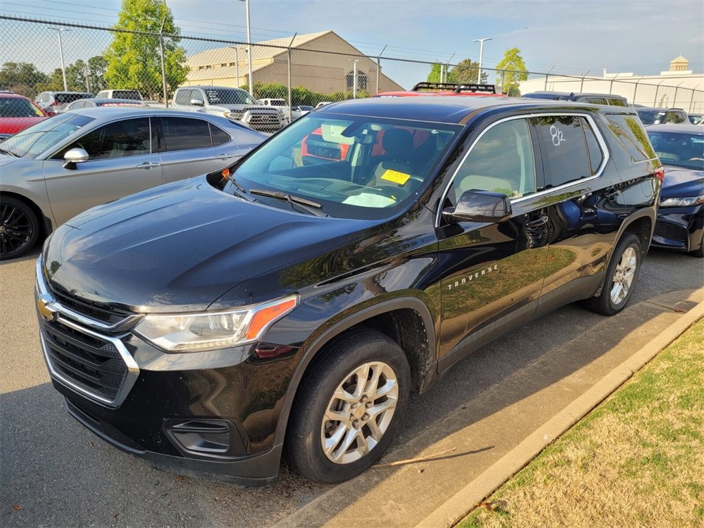 2020 Chevrolet Traverse LS photo 2