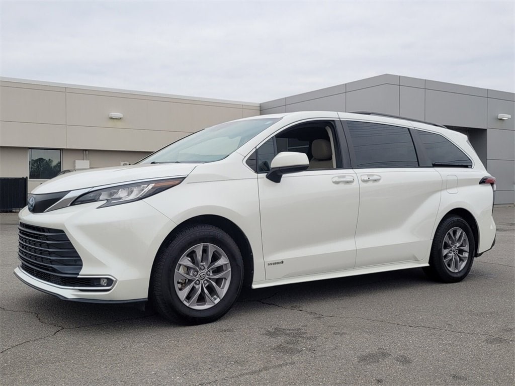 Used 2021 Toyota Sienna XLE 7 Passenger Van