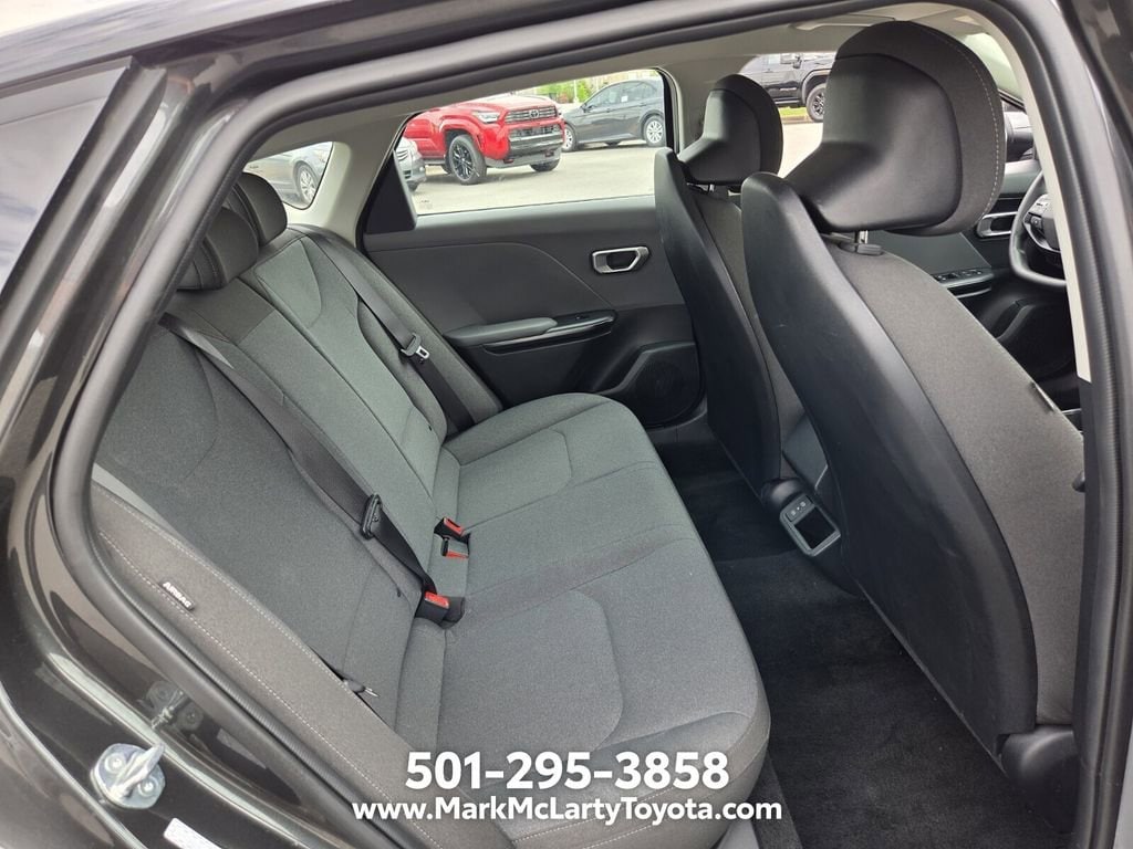 2025 Kia K4 LXS - Photo 14