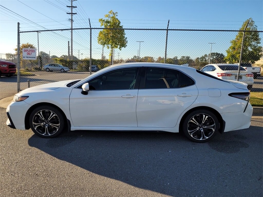Used 2023 Toyota Camry SE Sedan
