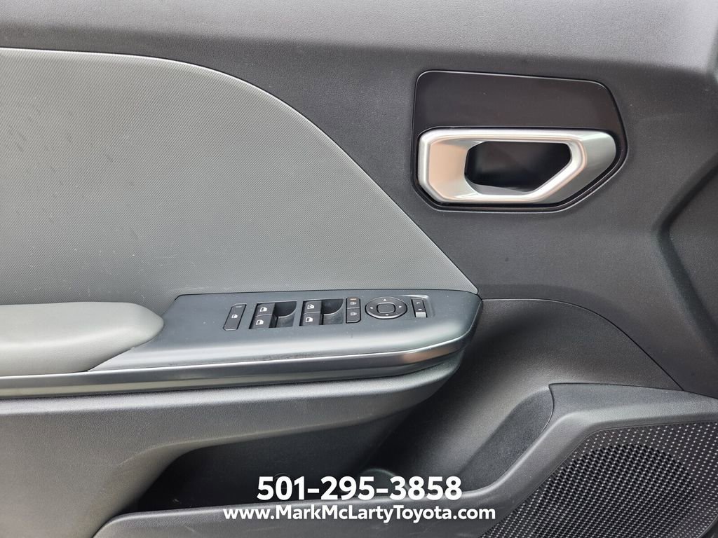 2025 Kia K4 LXS - Photo 24