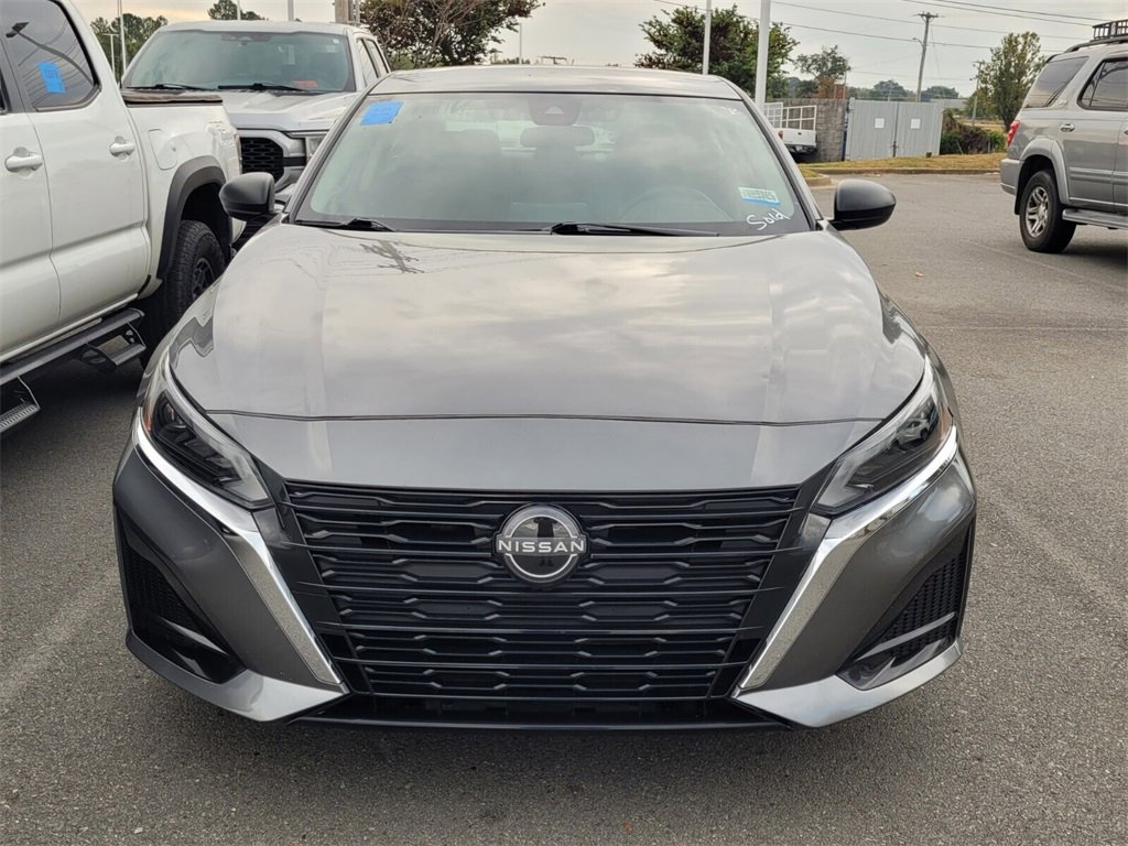 2024 Nissan Altima 2.5 SV photo 2