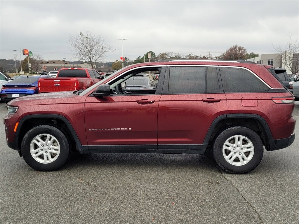 Used 2024 Jeep Grand Cherokee Laredo SUV