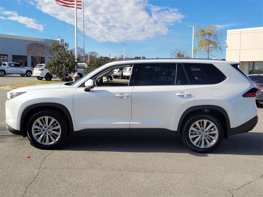 2025 Toyota Grand Highlander Platinum photo 4