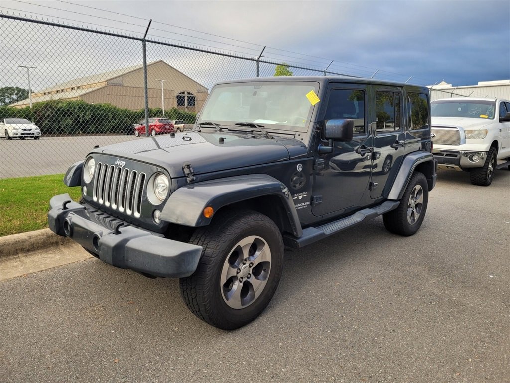 2017 Jeep Wrangler Unlimited Sahara photo 2