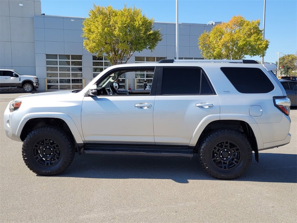 2021 Toyota 4Runner SR5 Premium photo 4
